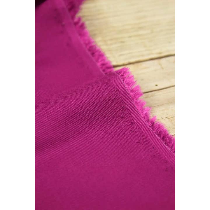Eglantine et Zoé - Vente Tissu - Tissu Rose Magenta Sergé De Viscose Ecovero9