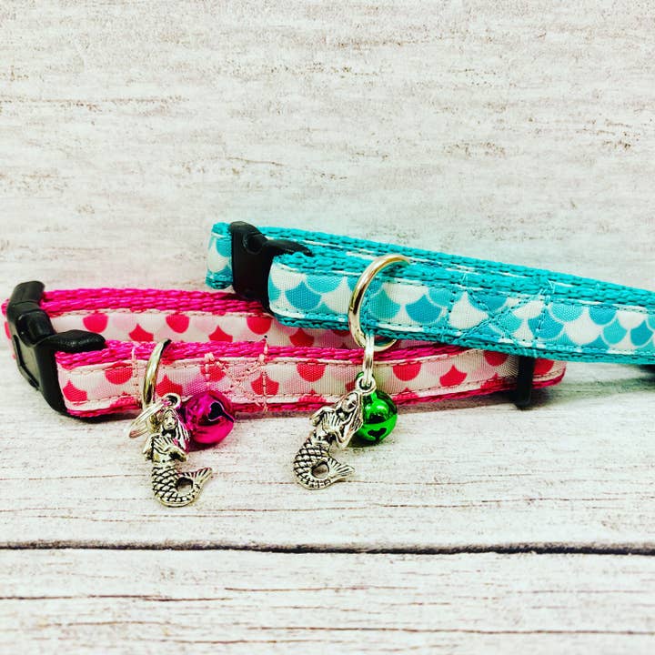 Collar para perro pequeño con diseño de escamas de sirena, exclusivo para venta al por mayor de Dottie's Pet Boutique