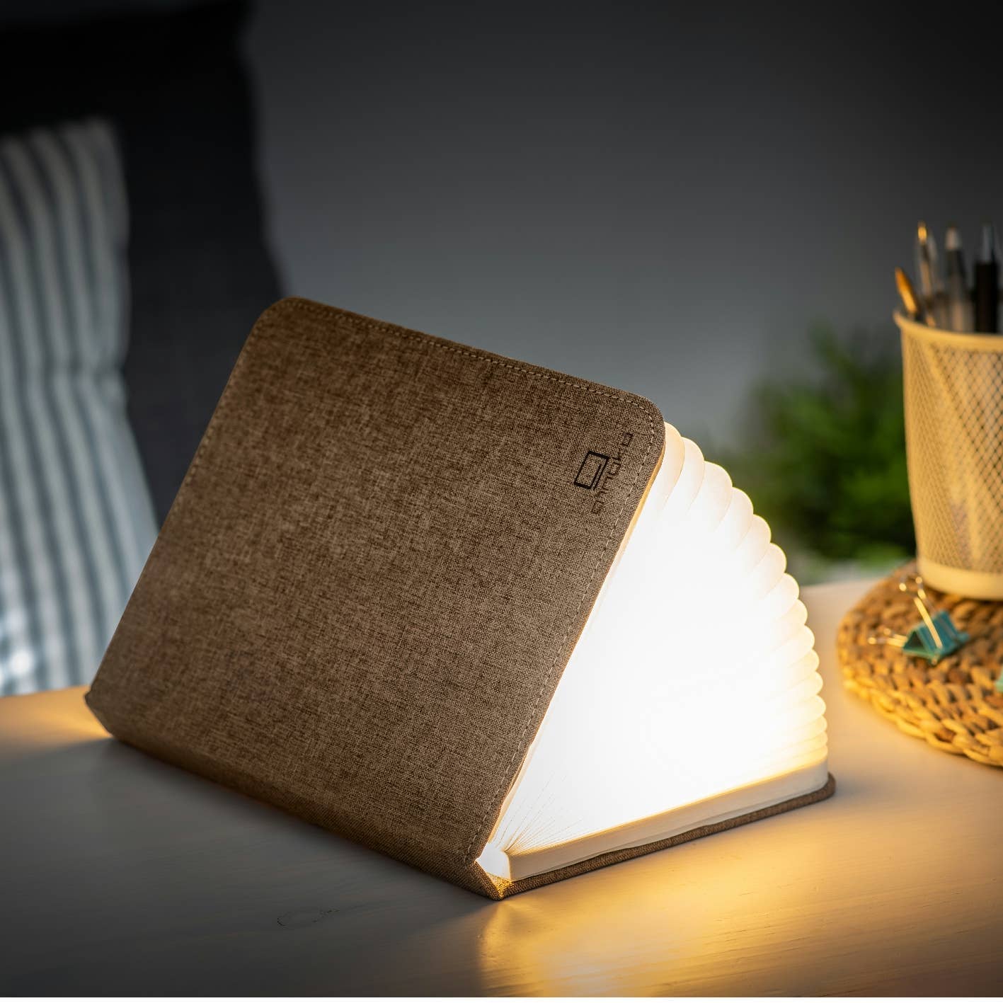 Gingko Design EU - Wholesale Booklight - Linen Fabric Smart Book Light4