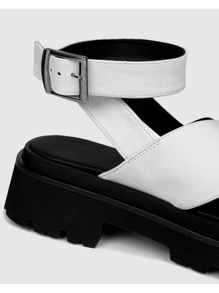 Bohema Clothing - Wholesale Sandals - Women's - Medley Sandals Made of Cactus Leather Dessertoā®