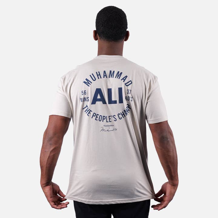 Muhammad Ali T-shirt med "Folkets mästare"-stämpel för wholesale av Contenders Clothing