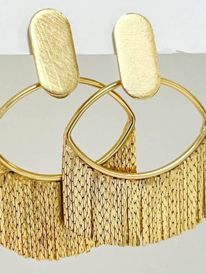 Orecchini a frange ovali medi per la vendita all'ingrosso da parte di We R Brand