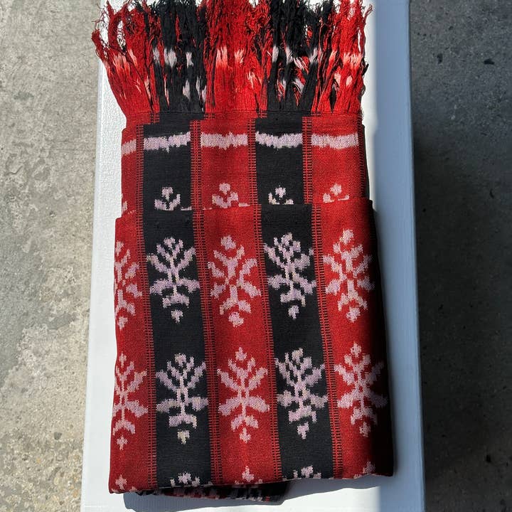 Office Objets - Wholesale Coverlet - Ikat, traditional Indonesian fabric from the island of Savu (Timor) red and black 2m25x756