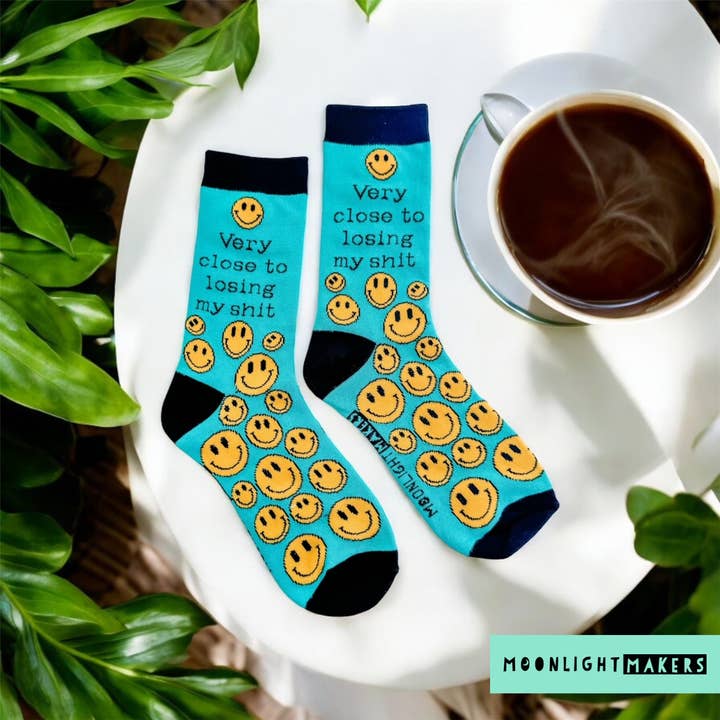 Moonlight Makers - Wholesale Sokken - Uniseks - Heel dicht bij Losing My Shit - Grappige uniseks sokken - Cadeau1