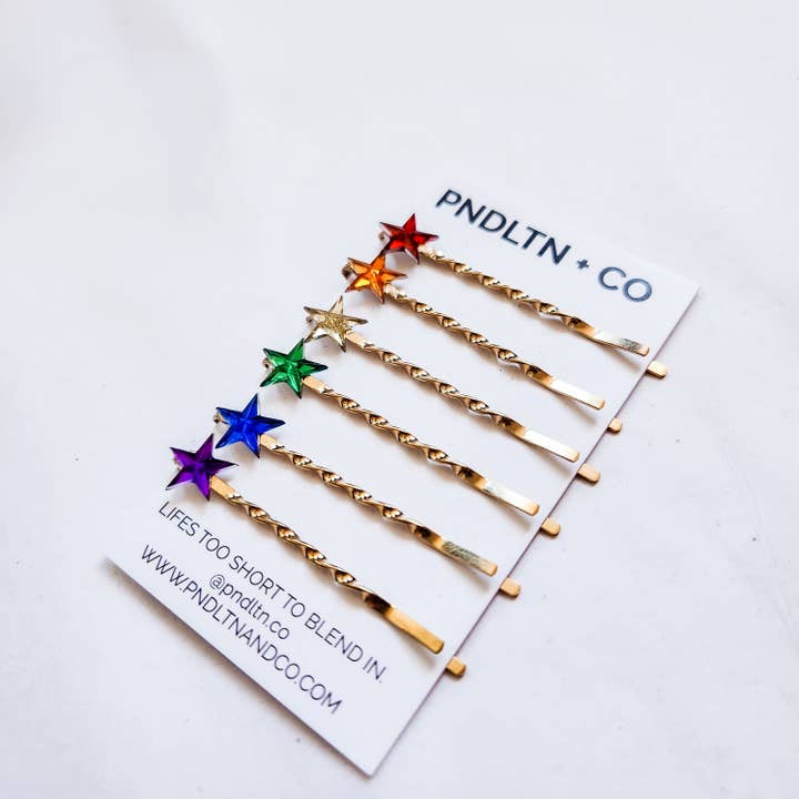 Luminari Bobby Pins Rainbow Pride per la vendita all'ingrosso da parte di PNDLTN + CO