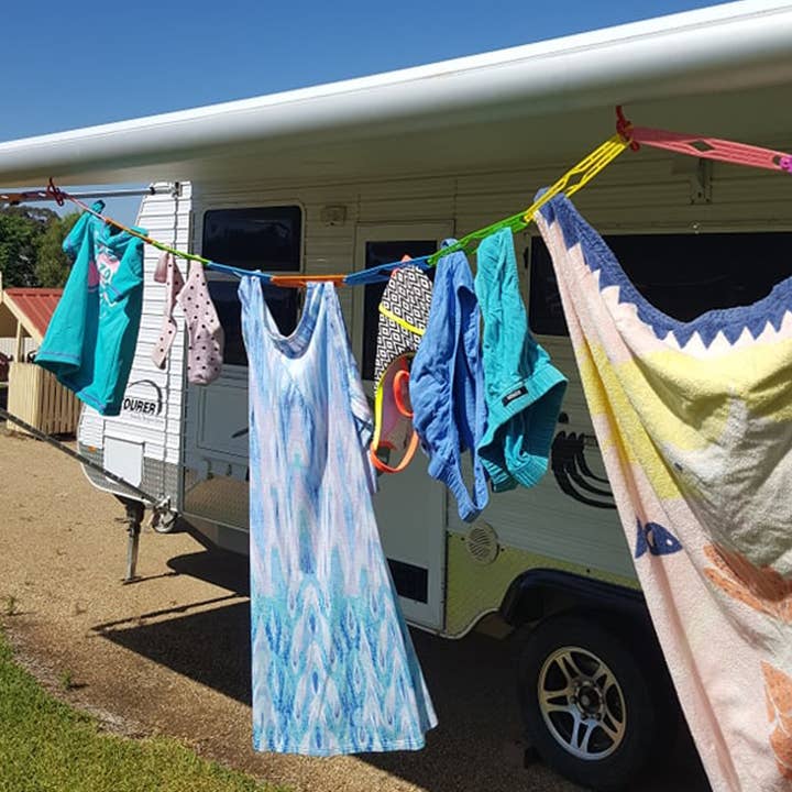 Van Go Collections - Wholesale Clothes hangers - Slide n’ Dry Pegless Clothesline10