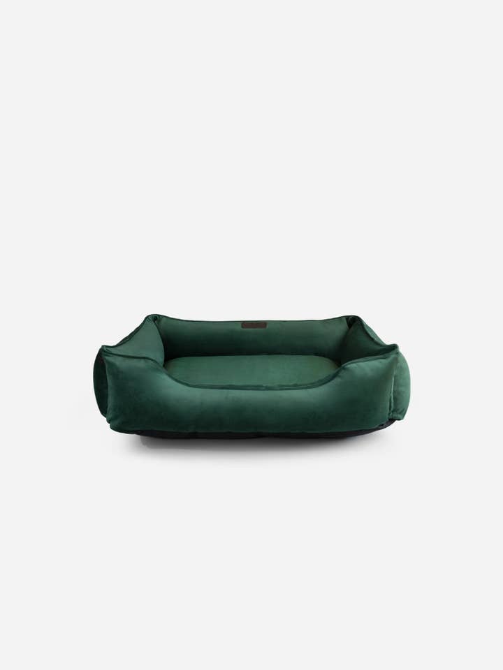 Lit pour chien en velours classique vert pour la vente par Chester & Lee