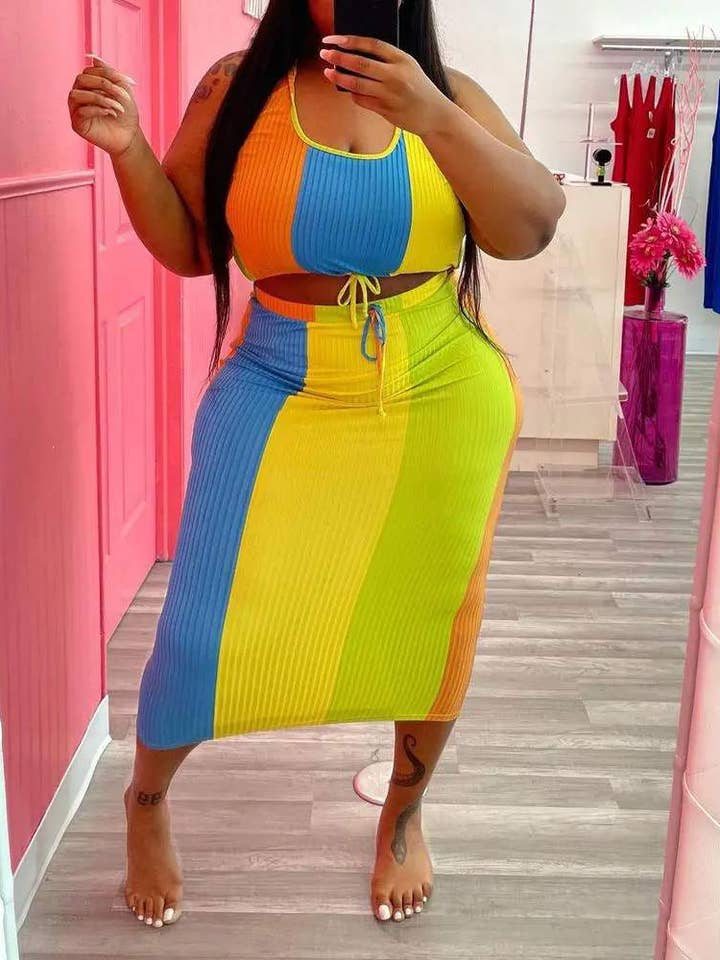 Fashion Combination – Großhandel Set aus Oberteil und Rock – Damen – Geripptes Crop-Top-Rock-Set in Übergröße in Blockfarben