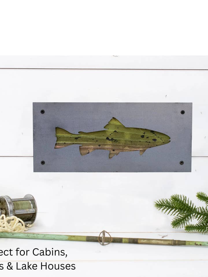 Art mural en métal truite – Décoration rustique de pêche et de cabane pour la vente par Madam Metalwork