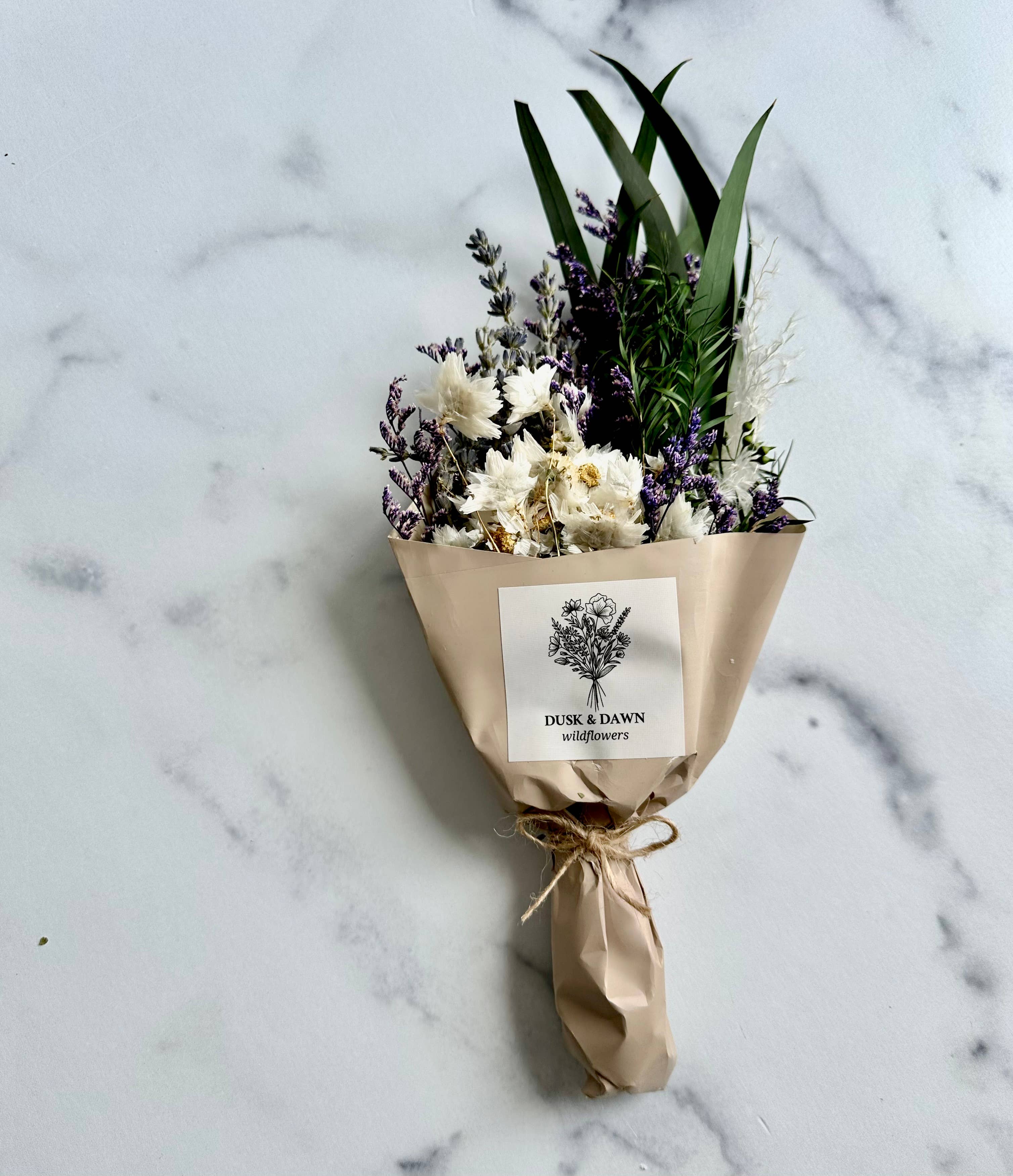 Giften Market - Wholesale Dried/Pressed Flowers - Savannah Dried Flower Mini Bouquet - Floral Gifts for Women2