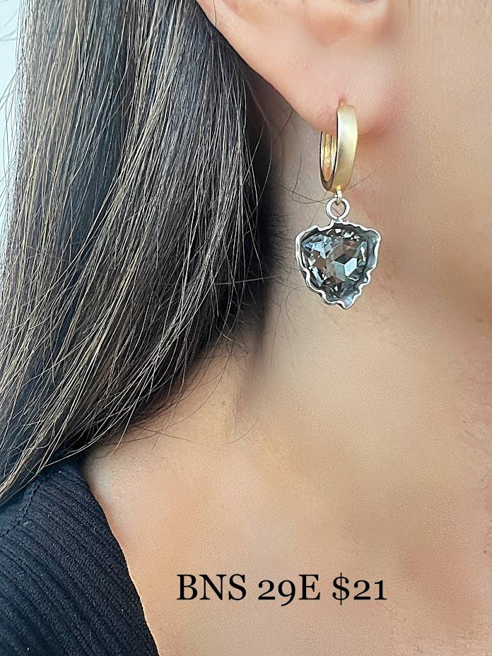 ALONA por atacado de Escape from Paris