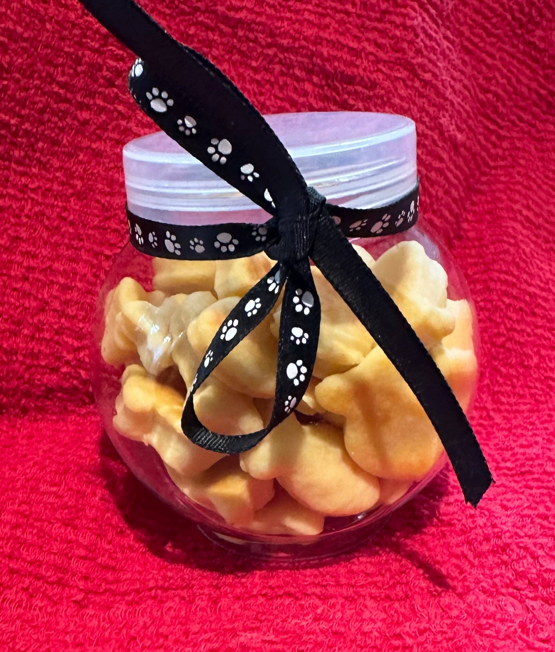 Big Head Barkery - Wholesale Pet Treats - Dog - Cheddar Cheese Fish-Shaped Dog Treats |Crunchy, Savory Bites6