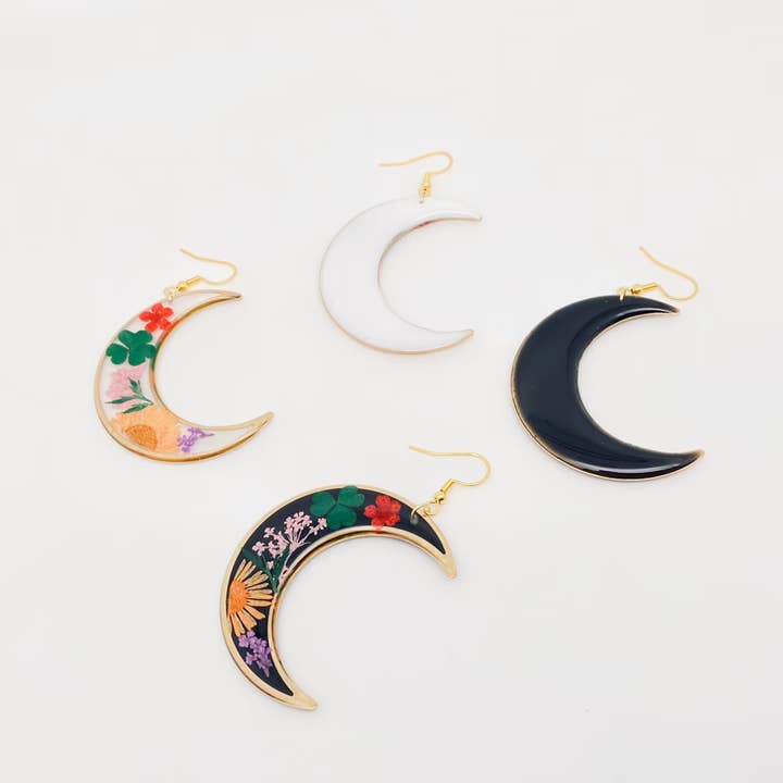 Mio Queena - Wholesale Dangle Earrings - Dried Flowers Floral Large Black Crescent Earrings -PDF/MS1