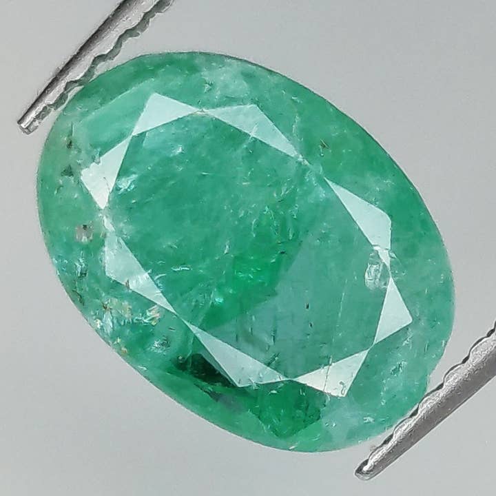2,93 ct Smaragd ovaler Schliff 10,6 x 7,6 mm für den Großhandel von Naturjoya