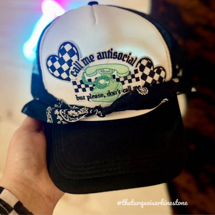 Boné de Caminhoneiro Antissocial por atacado de The Turquoise Rhinestone