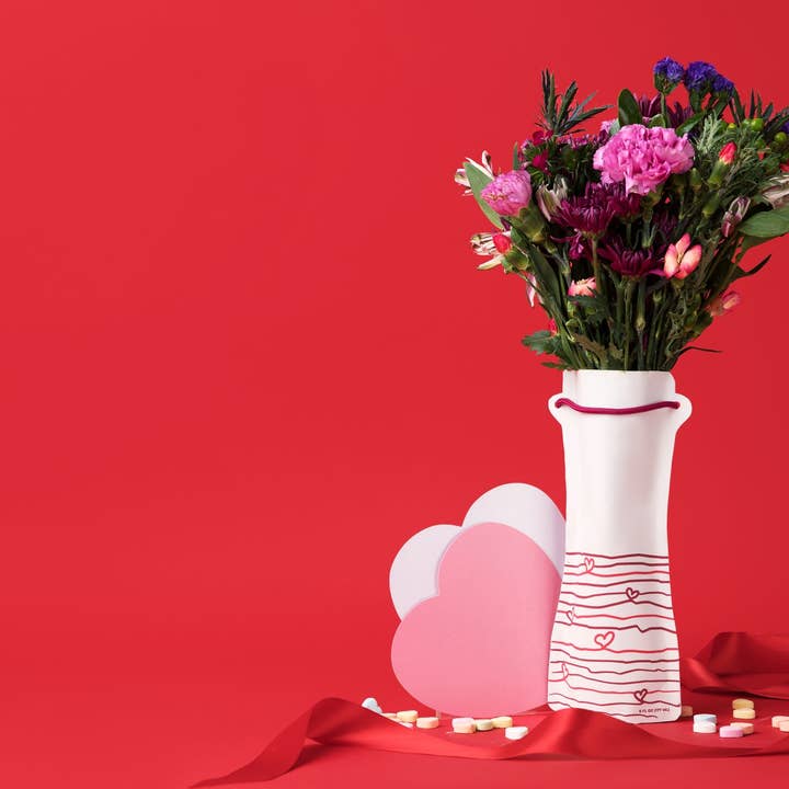 GOGO Flower - Wholesale Vase - LOVE Flower Pouch/Vase (with water and flower food)2