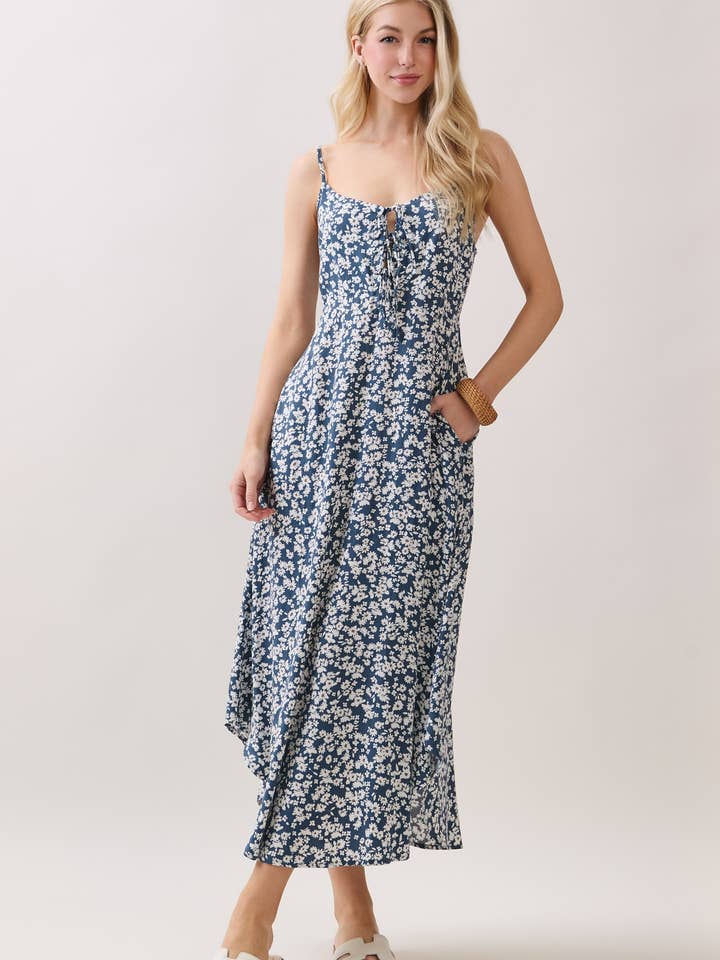 ROBE CAMISOLE AVEC DÉTAIL NŒUD DEVANT - VGD400022 pour la vente par Final Touch