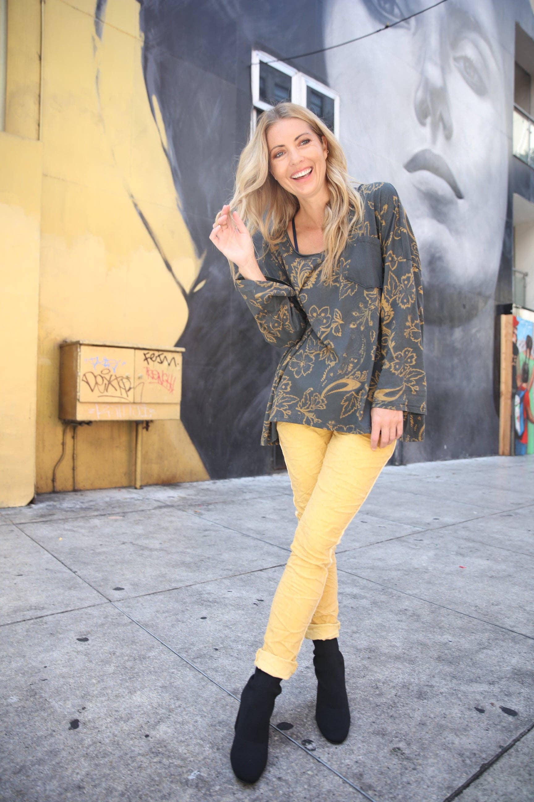 Marisima by Urban Mangoz – wholesale Pants – Women's – Ribbon Stretch Pants22