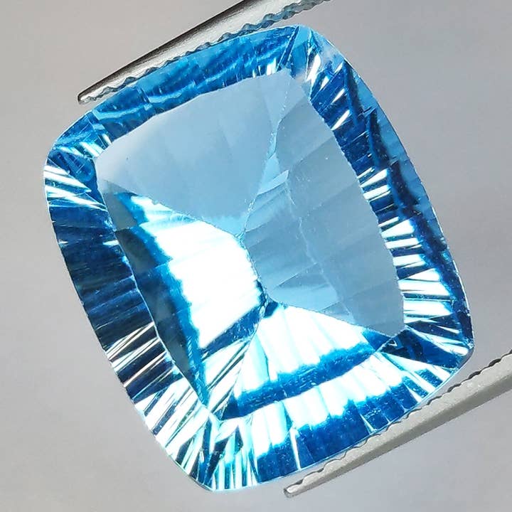 11.96 ct Topacio Azul Talla Cojín Millenium para venta al por mayor de Naturjoya