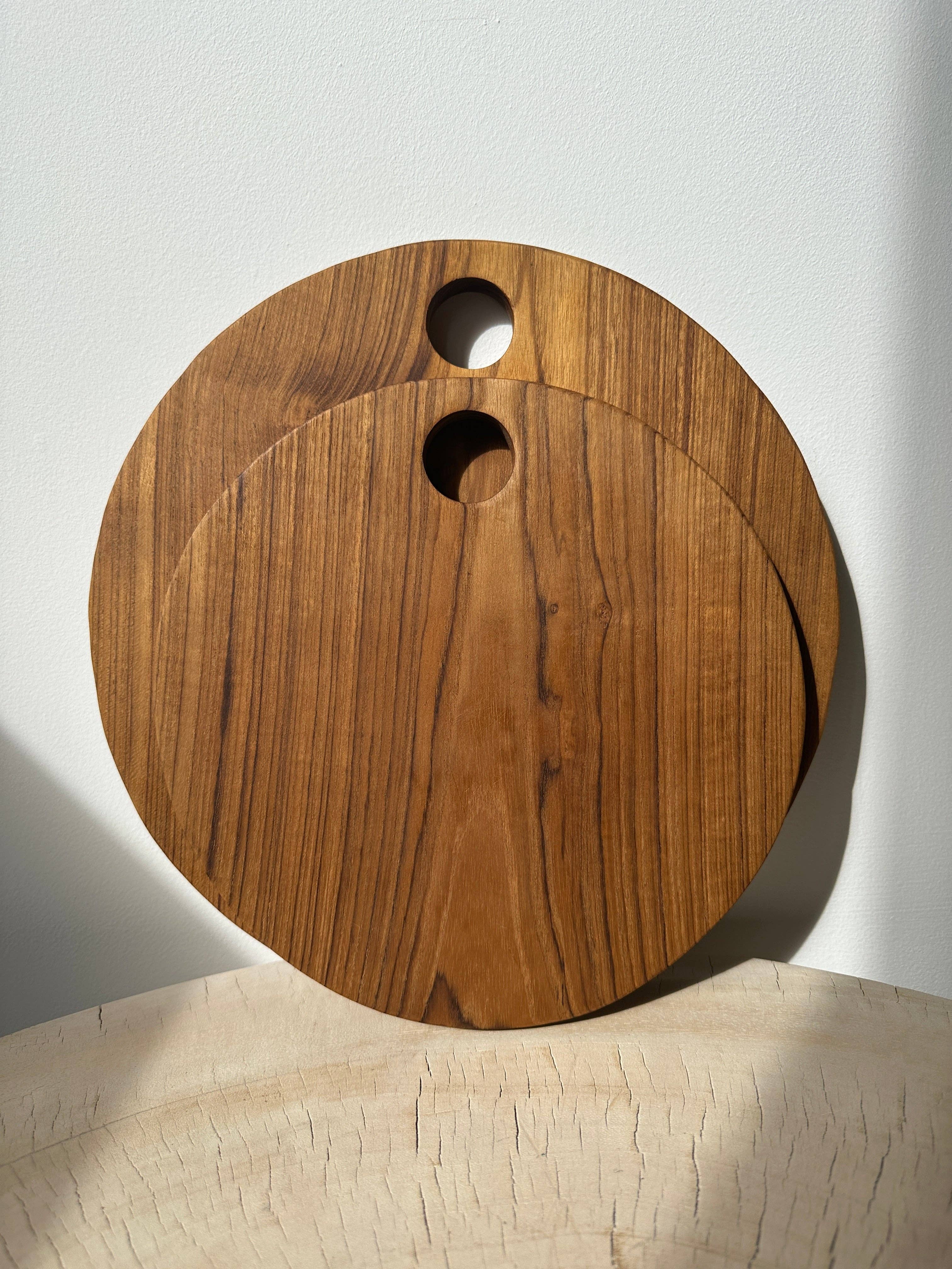 Office Objets – wholesale Skärbräda – Rund skärbräda i urholkad teak D:3038