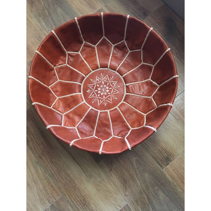 marrakeshop - Venta al por mayor Puf - Puf marroquí de cuero redondo de primera calidad en camello y marrón, 100 unidades4