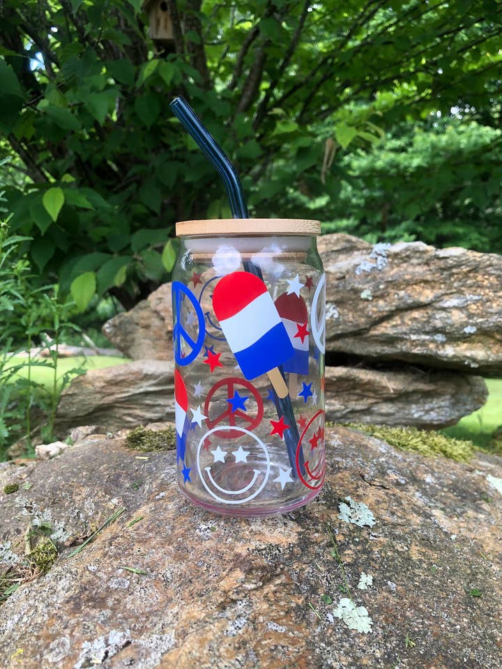 4. juli Cup, Patriotisk Tumbler, Ice Coffee Glass Cup for engroshandel hos MommyandMarie