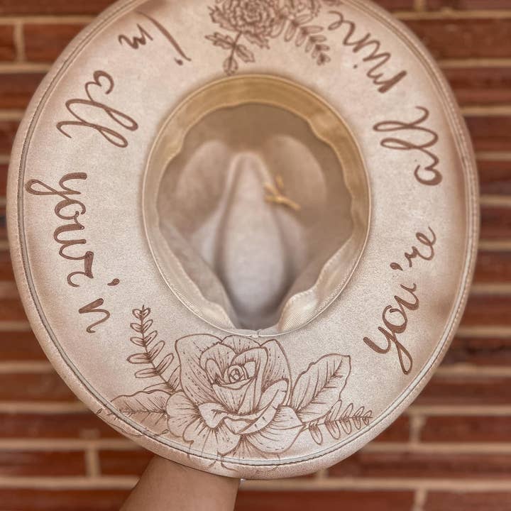 River Valley Co. – Fedora - Mulher por atacado – Tyler Childers Chapéu fedora de aba larga em marfim e flores1