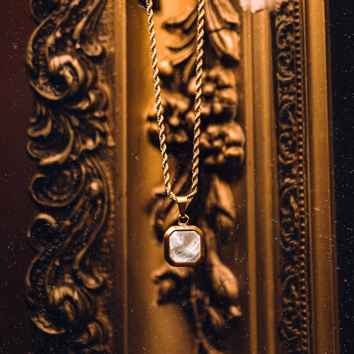 Twistedpendant - Wholesale Pendant/Charm Necklace - Pearl Pendant - Gold1