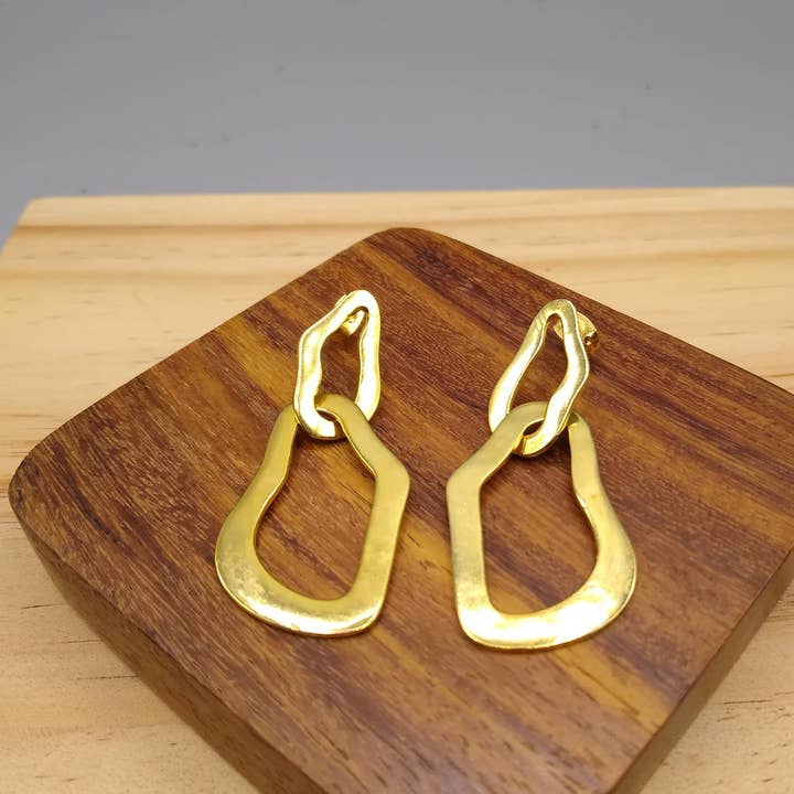 Boucles d'oreilles créoles en matière organique pour la vente par Dekko Trading