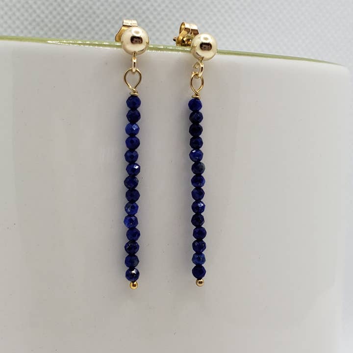 Boucles d'oreilles barre minimalistes - Lapis Lazuli pour la vente par Divine Dragon Designs
