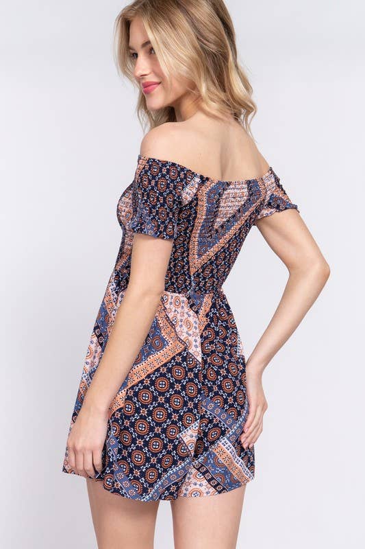 Active Basic | Active USA - Vente Combishort – femme - Combinaison à manches courtes à épaules dénudées à smocks et imprimé floral5