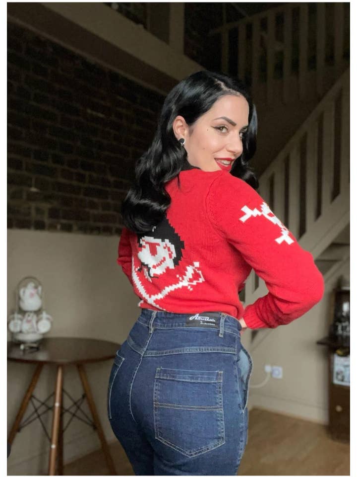 Astro Bettie – wholesale Knitted jumper – Women′s – AHOY 1950's Pirate and Skulls Sweater-Red
