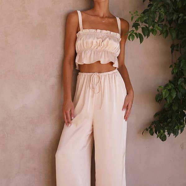 Tops de elasticidade plissados de cor sólida com gola esparguete + calças de cintura alta com cordão conjunto de duas peças por atacado de UZ Wholesale Store