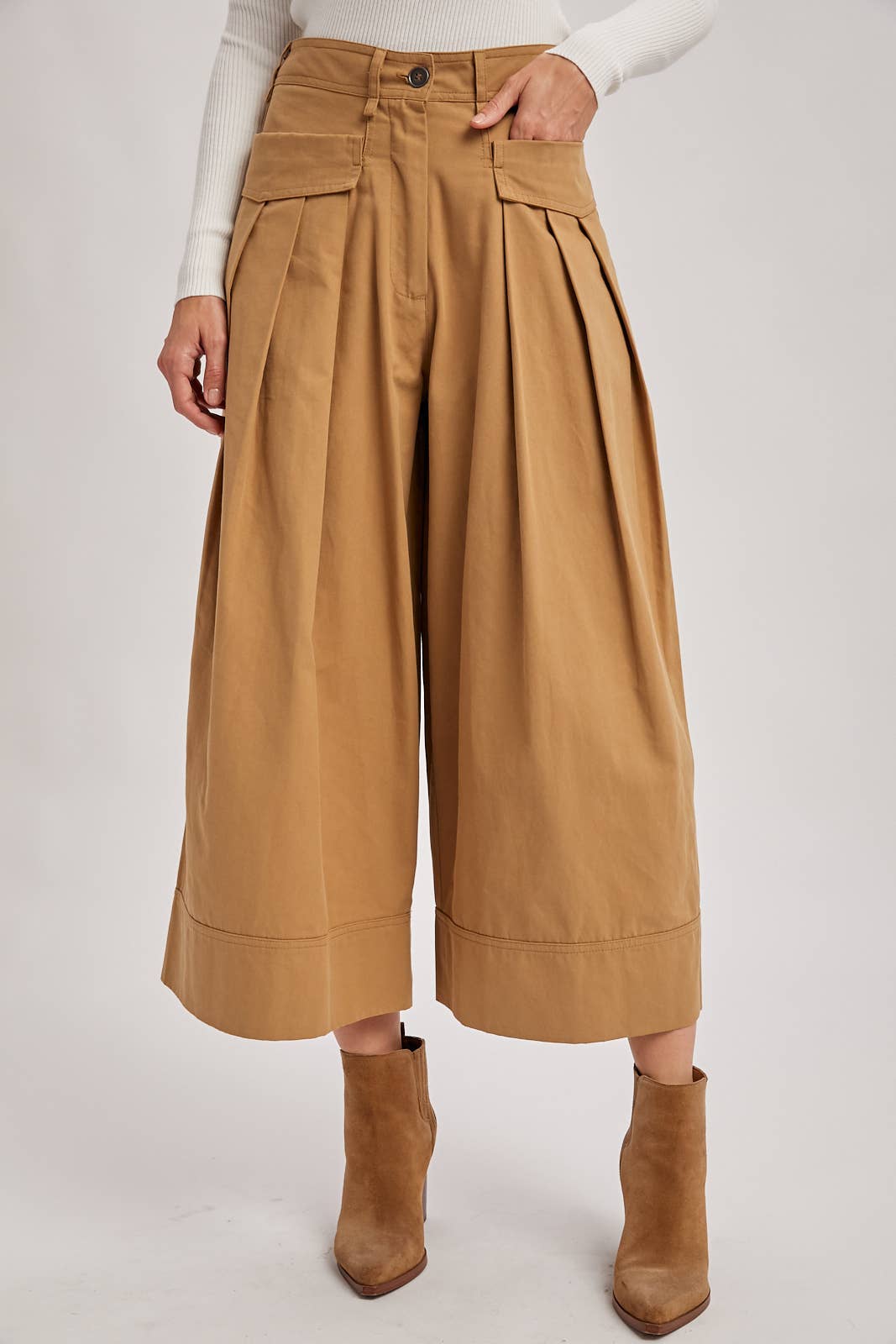 Bluivy - Wholesale Pants - Women's - PLEATED WIDE-LEG CULOTTE PANTS WITH POCKETS7