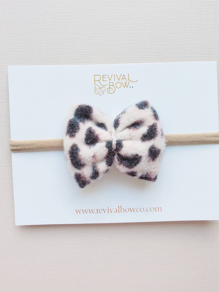 Laço para Bebé Leopard Soft: Bandolete por atacado de Revival Bow Co.