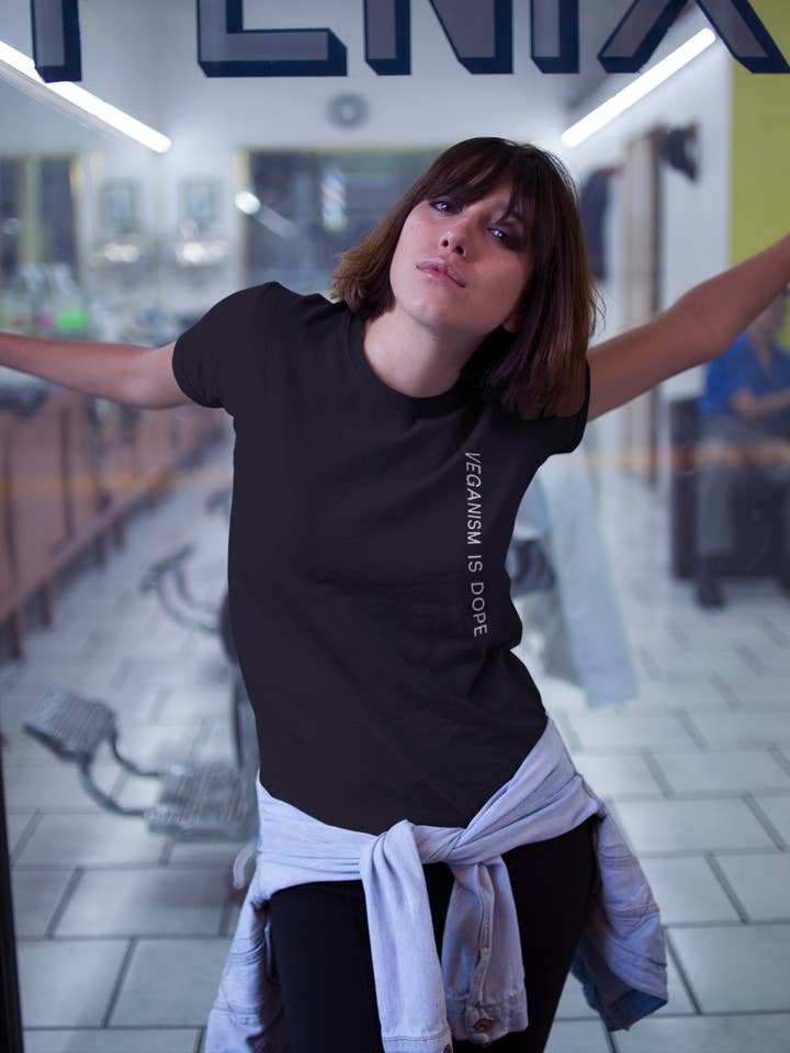 Veganisme is Dope biologisch t-shirt voor dames voor wholesale door Eco Royale