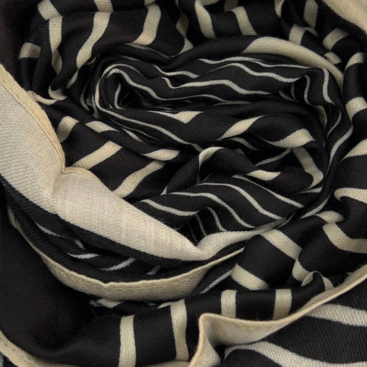 London Scarves - Wholesale Scarf - Women's - Big maze monogram printed scarf6
