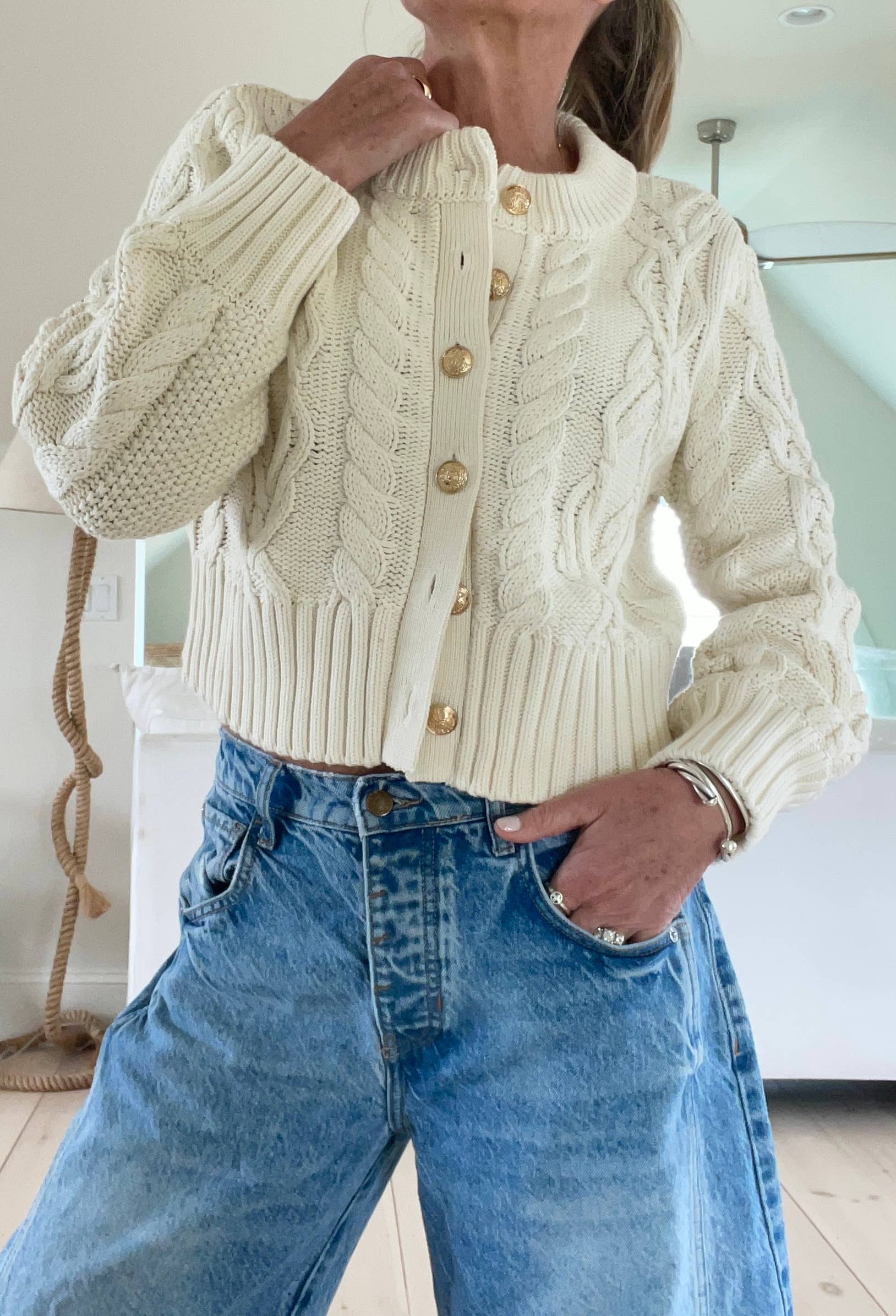 Pink Pineapple - Vente Cardigan – femme - Le cardigan court en maille torsadée Celine QUATRE couleurs