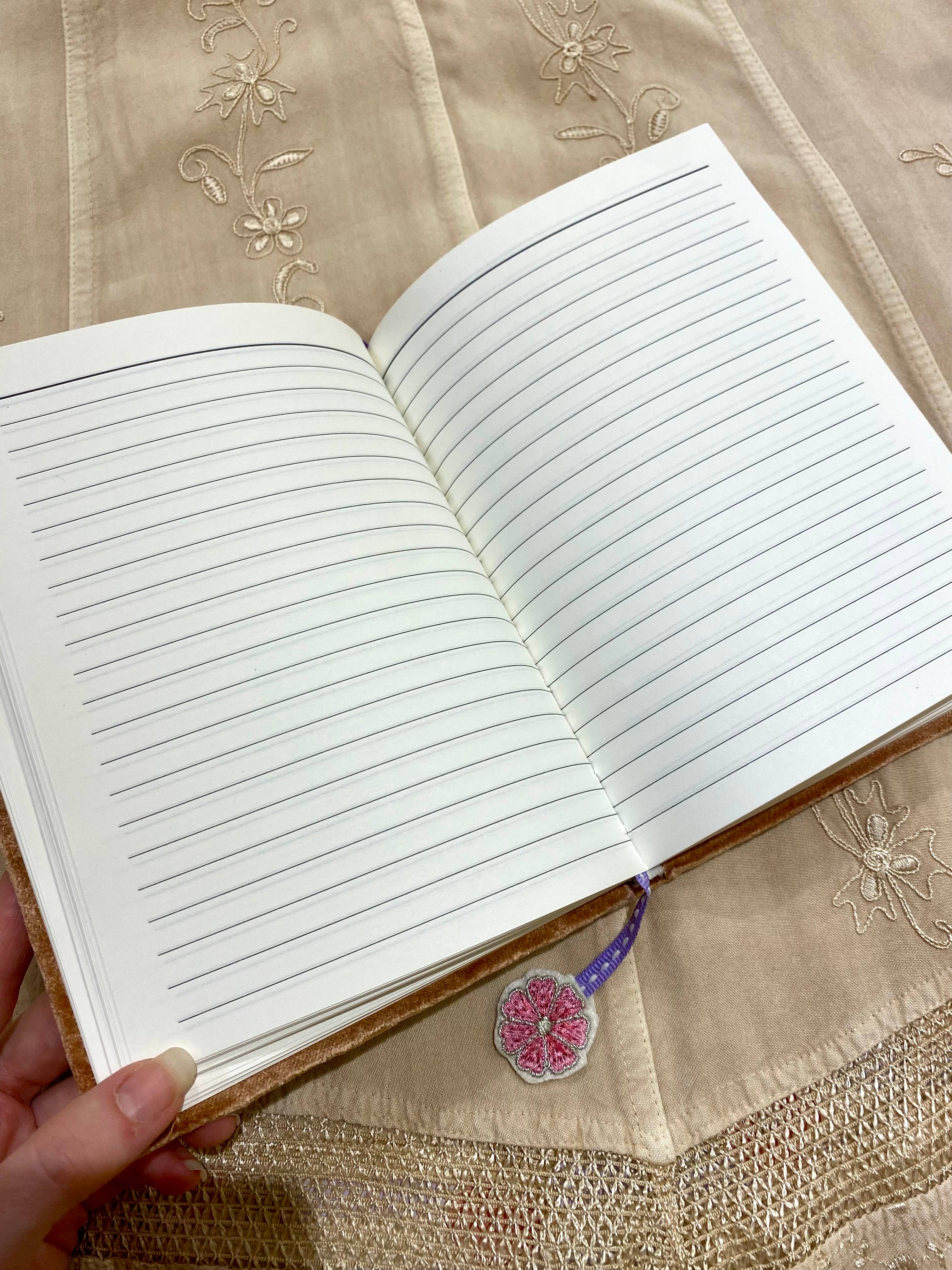 Temple of Treasure - Vendita all'ingrosso Quaderni - Quaderno di velluto con perline e fiori, rosa tenue5