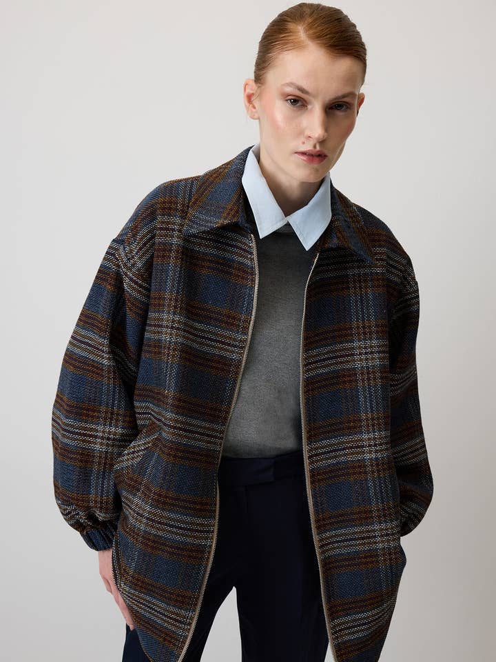 GIACCA BOMBER CON COLLETTO A CAMICIA per la vendita all'ingrosso da parte di Touché Privé EU