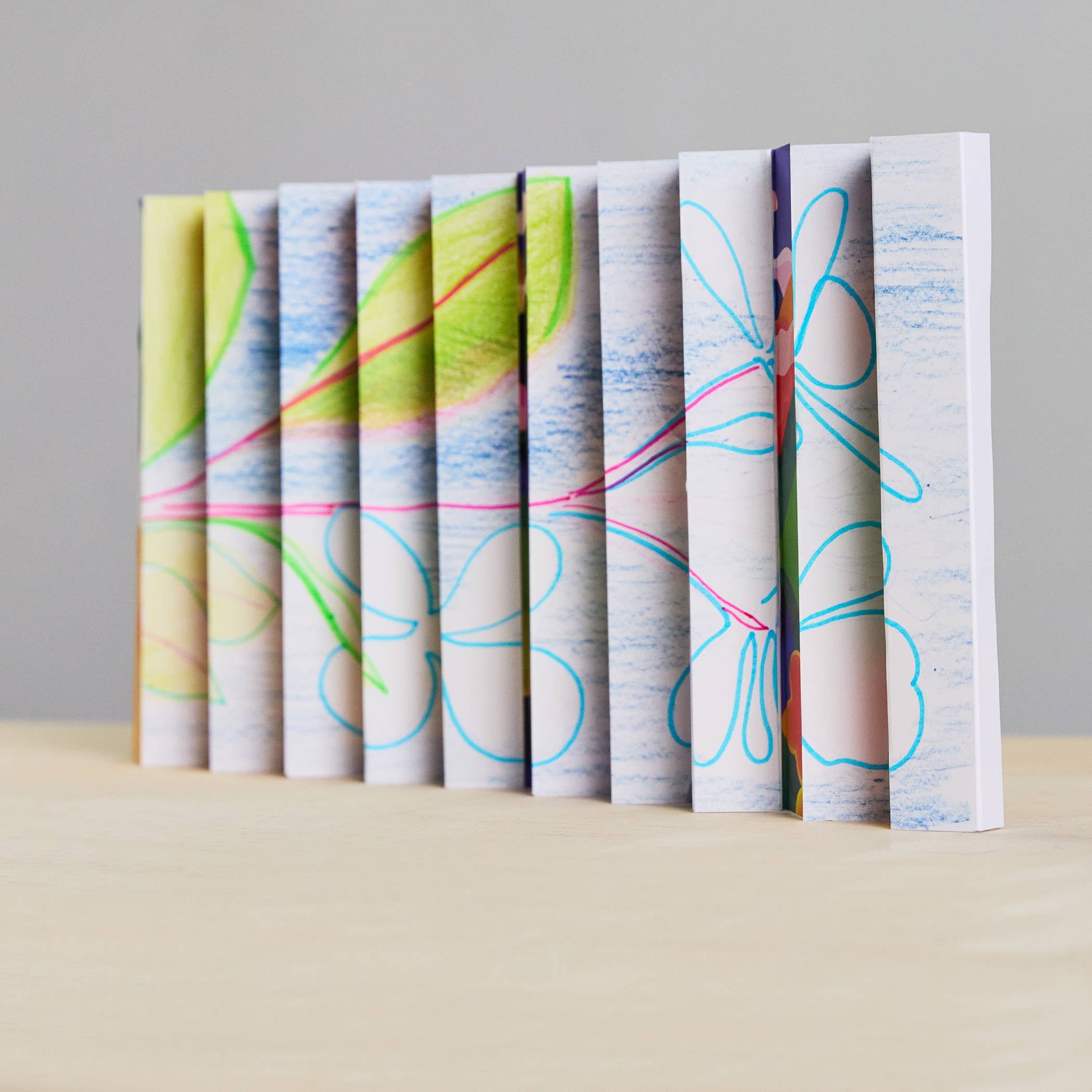 MAJO IDEAS – wholesale DIY craft kit – Child – VOL ①② — OP ART Sticker Based Art Pack6