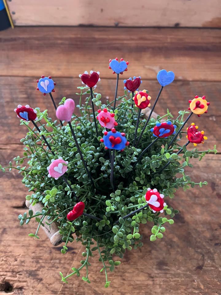 Valentins disk hjerte plantepind for engroshandel hos Annie Did It!