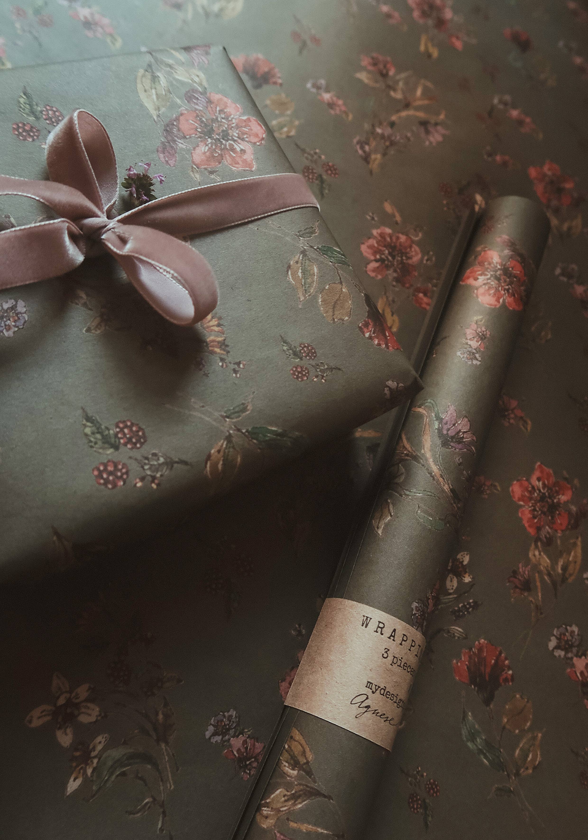 MyDesignPictures - Vendita all'ingrosso Carta da regalo in fogli - Carta regalo con fiori su sfondo grigio scuro6