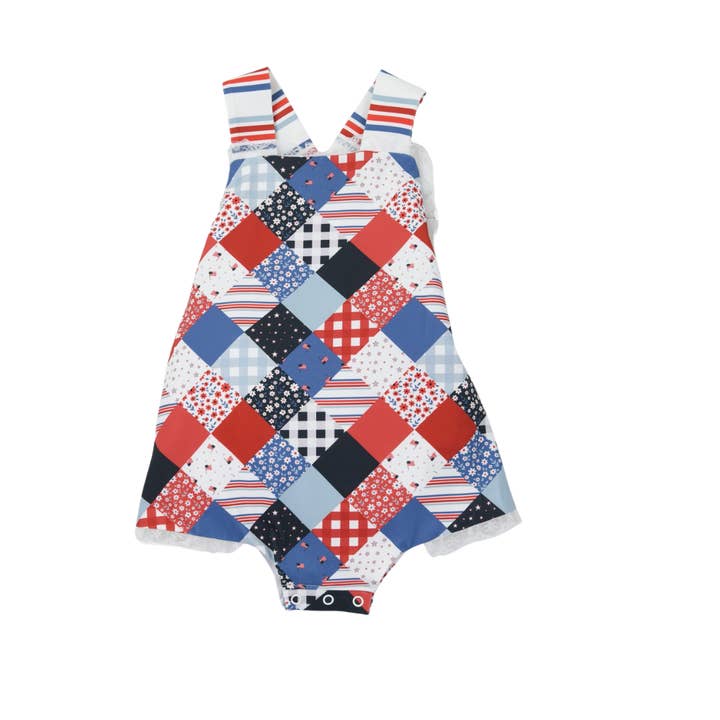 Filles en Salopette Patchwork Patriotique pour la vente par Sugar Dumplin' Kids