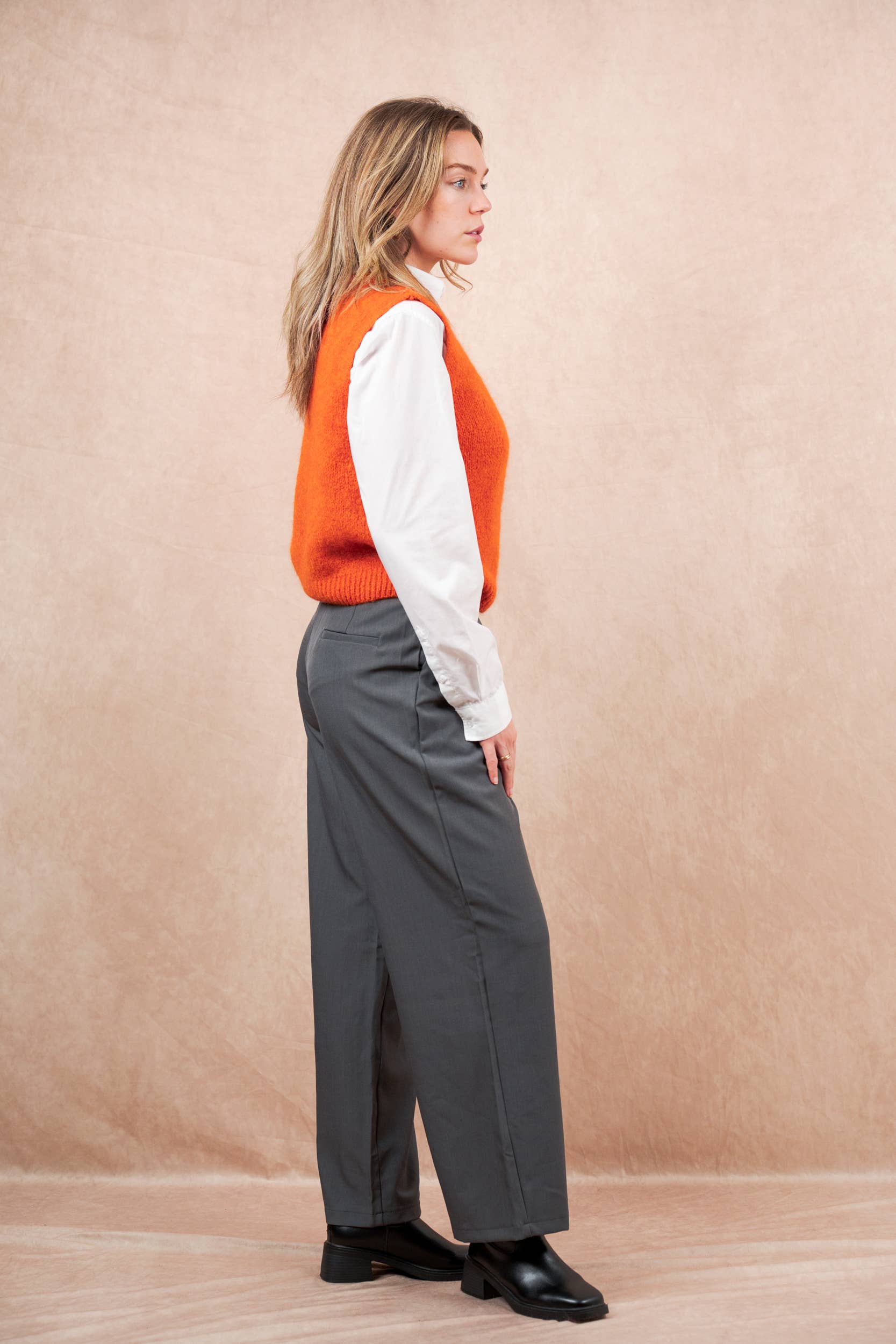 NAÏS PARIS - Wholesale Knit Sweater - Women's - Round neck sleeveless sweater in kid mohair and wool22