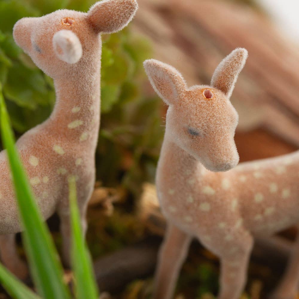 Factory Direct Craft – wholesale Dekorativt bordsobjekt – Miniatyrflockad babyhjort 1-1/2" L x 2" H (påse med 6)2