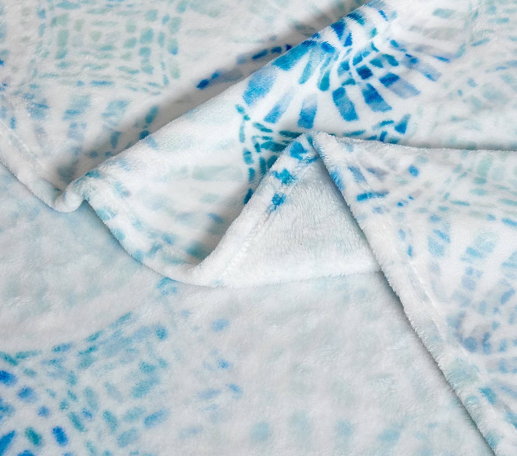 Duke Imports - Wholesale Throw Blanket - "Sundial"  1-Ply Faux Fur Everyday Designer Blanket2