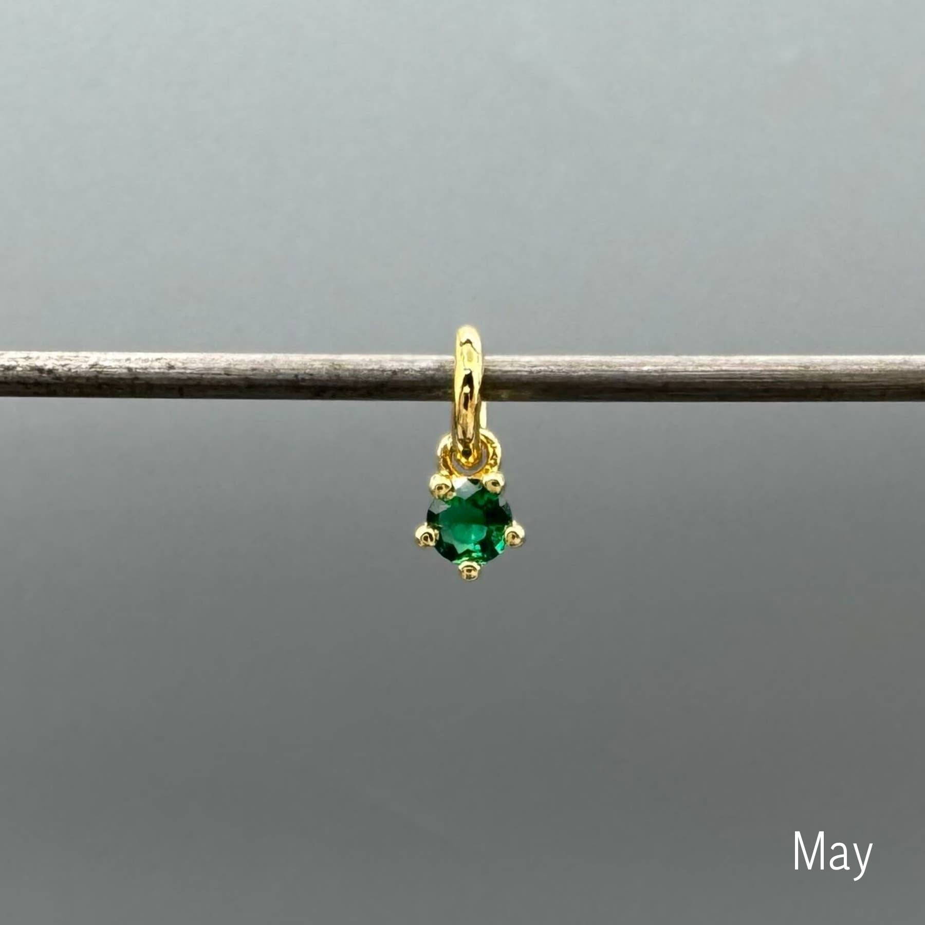 Something Silver - Vente Breloques/médailles personnalisées - Charms Mini Ronds en Or avec Pierre de Naissance4