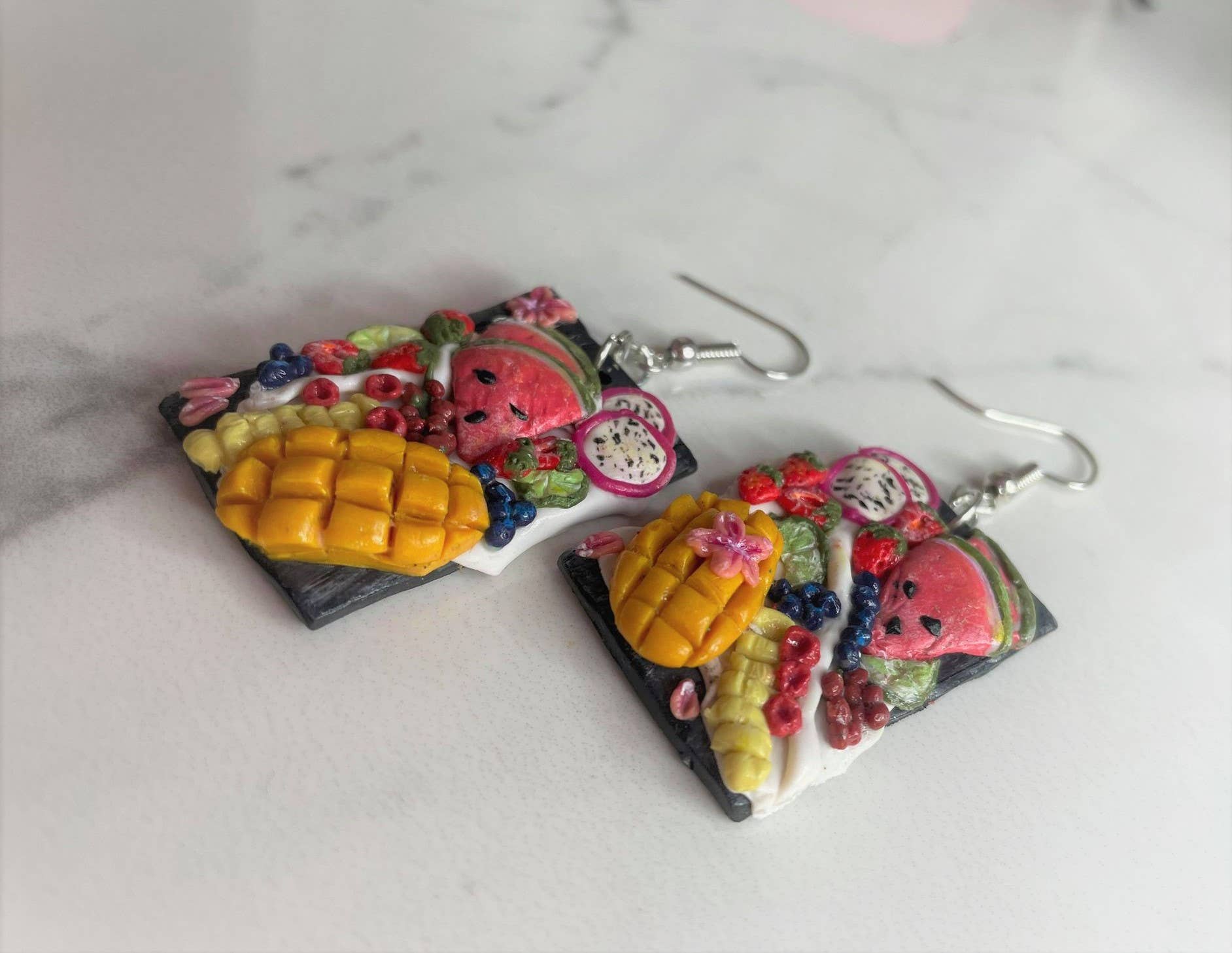 PrettySpookyDesigns - Vente Boucles d'oreilles pendantes - Boucles d'oreilles en pâte polymère - Fruit Platters | bijoux alimentaires1