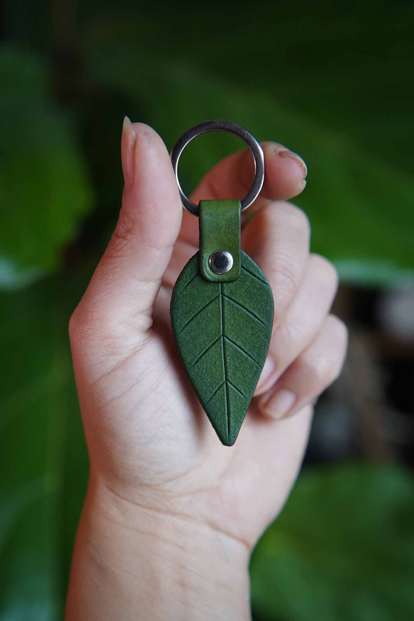 Hammerthreads - Vente Porte-clés – unisexe - Porte-clés en cuir en forme de feuille4